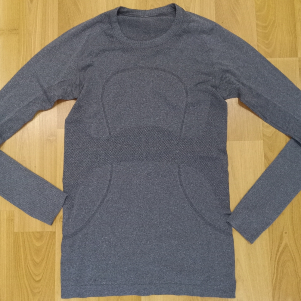 lululemon athletica Long Sleeve Seamless Top in Heathered Blue-Gray